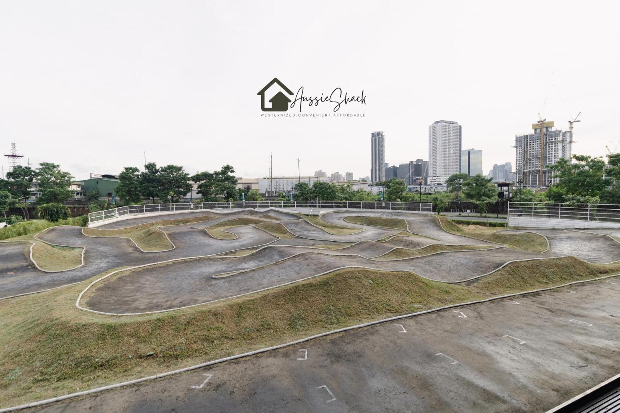 Aussie Shack - 2Br Modern Condo With Skyline View 마닐라 외부 사진